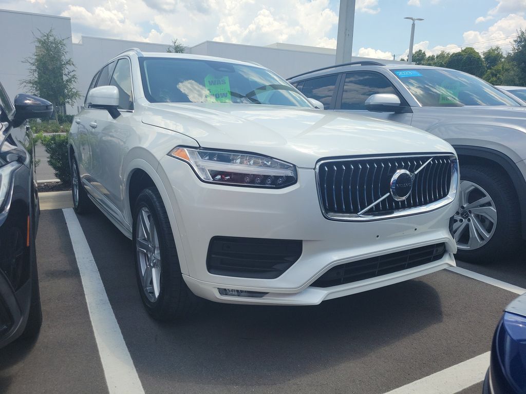 2023 Volvo XC90 B5 Core — photo 1 of 13
