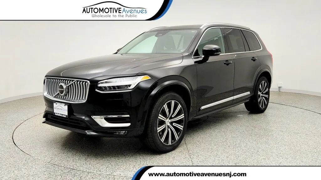 2024 Volvo XC90 B5 Core Bright Theme — photo 1 of 26