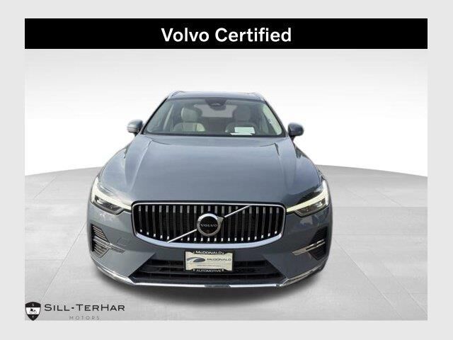 2023 Volvo XC60 B5 Ultimate Bright Theme