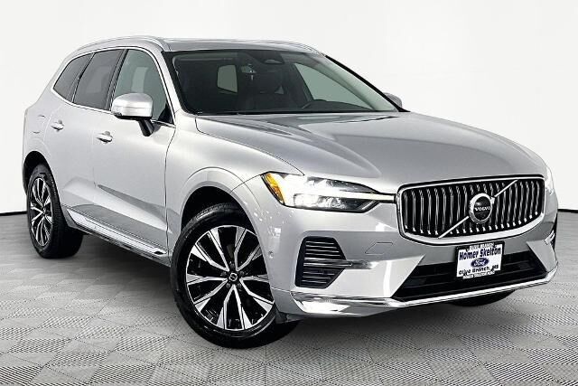 2023 Volvo XC60 B5 Plus Bright Theme — photo 1 of 19