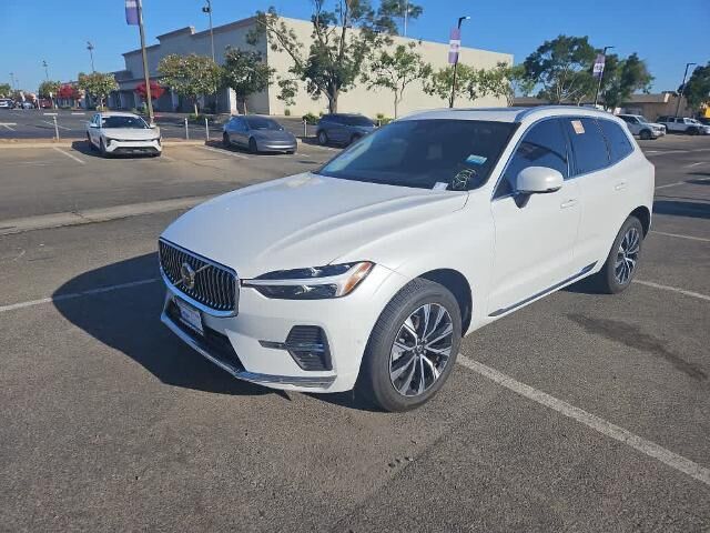 2023 Volvo XC60 B5 Plus Bright Theme