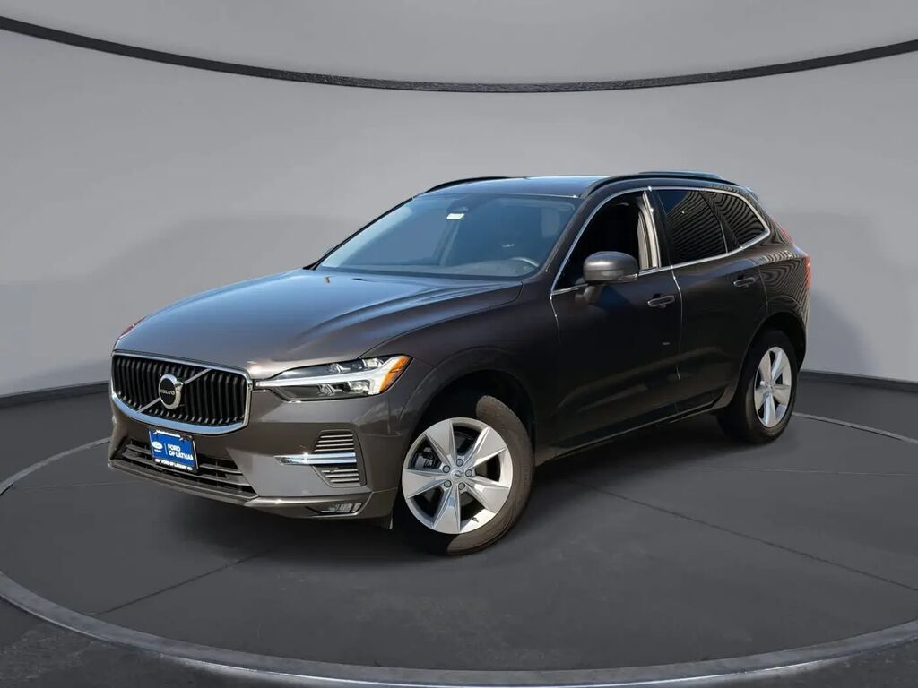 2022 Volvo XC60 B5 Momentum — photo 1 of 13