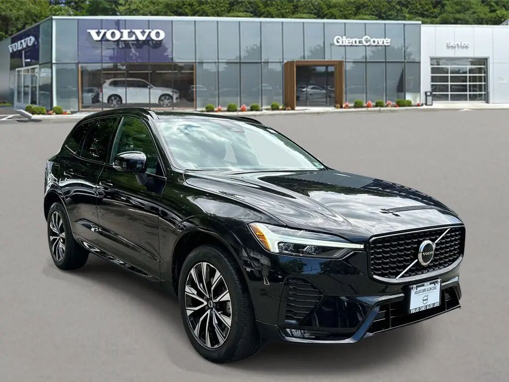 2024 Volvo XC60 B5 Core Dark Theme — photo 1 of 52