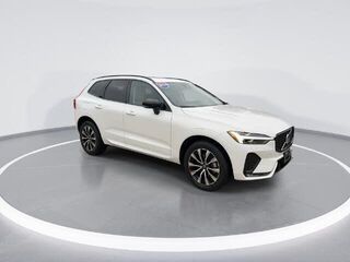 2024 Volvo XC60 B5 Core Dark Theme