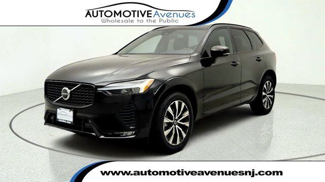 2024 Volvo XC60 Core Dark Theme
