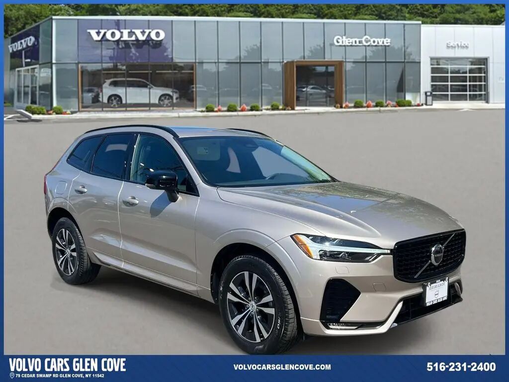 2024 Volvo XC60 B5 Core Dark Theme — photo 1 of 15