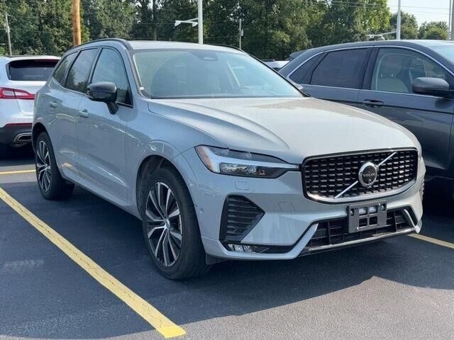 2024 Volvo XC60 B5 Plus Dark Theme — photo 1 of 26