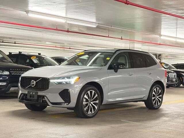 2024 Volvo XC60 B5 Plus Dark Theme — photo 1 of 13