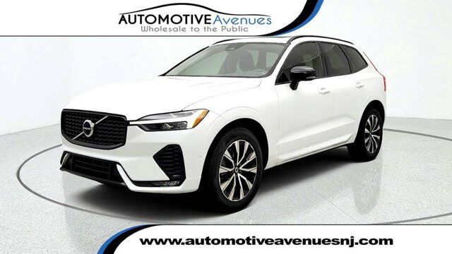 2024 Volvo XC60 Plus Dark Theme