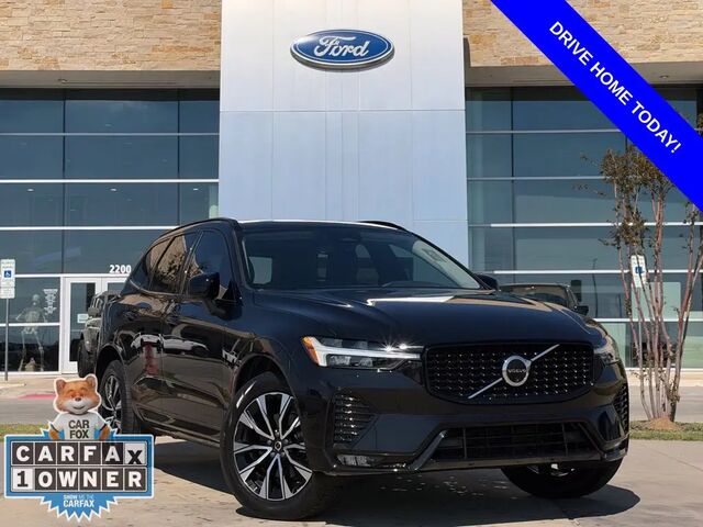 2024 Volvo XC60 B5 Plus Dark Theme