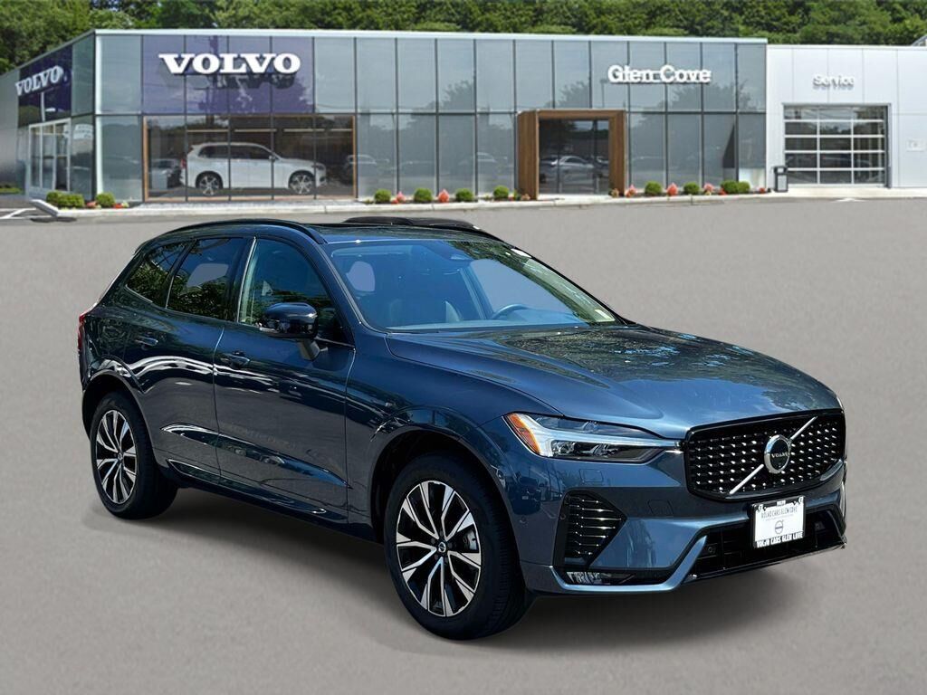 2024 Volvo XC60 B5 Plus Dark Theme — photo 1 of 26