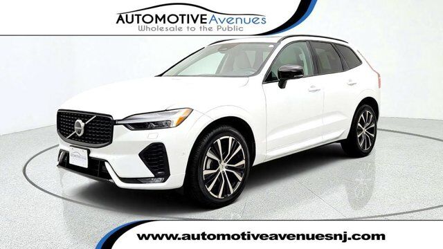 2024 Volvo XC60 Plus Dark Theme