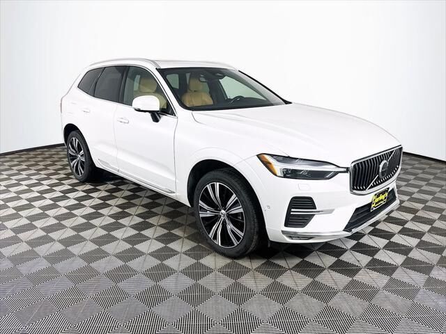 2022 Volvo XC60 B5 Inscription — photo 1 of 13