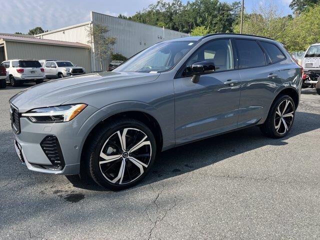 2024 Volvo XC60 B5 Ultimate Dark Theme
