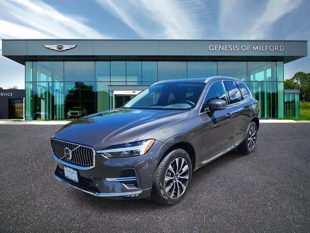 2023 Volvo XC60 B5 Plus Bright Theme — photo 1 of 13