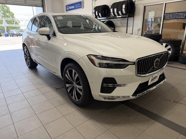 2023 Volvo XC60 B5 Plus Bright Theme