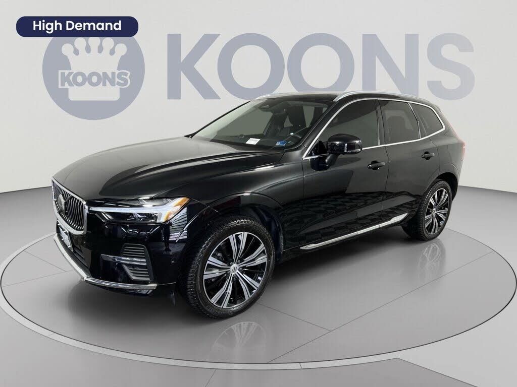 2023 Volvo XC60 B5 Plus Bright Theme — photo 1 of 2