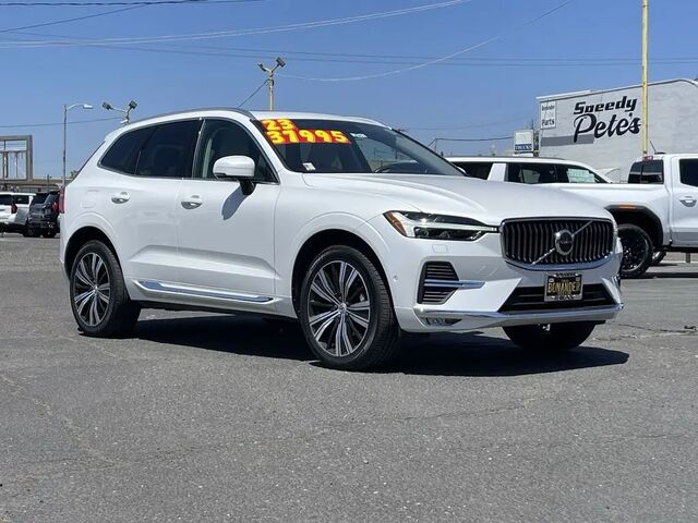 2023 Volvo XC60 B5 Plus Bright Theme