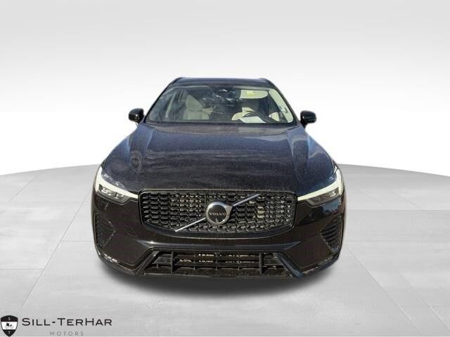 2023 Volvo XC60 B5 Plus Dark Theme