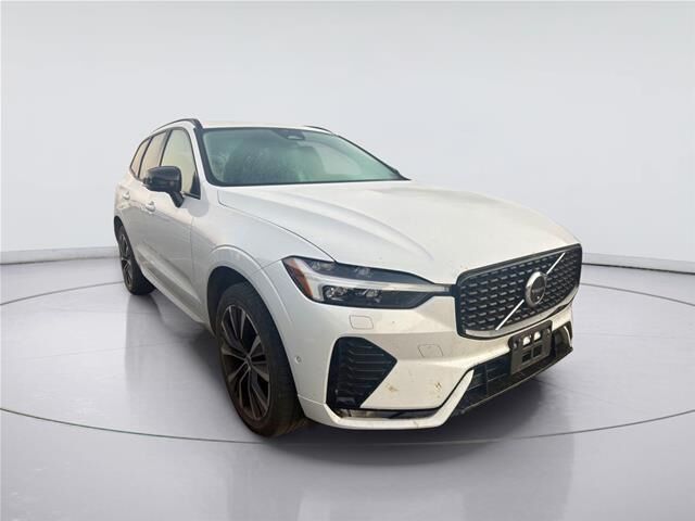 2023 Volvo XC60 B5 Plus Dark Theme