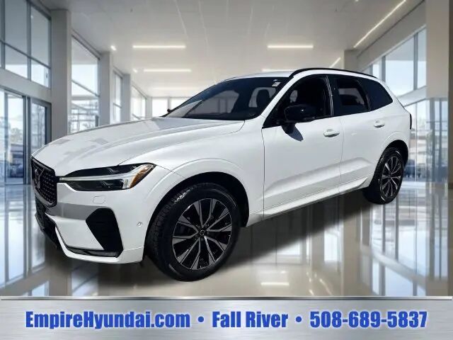 2023 Volvo XC60 B5 Plus Dark Theme
