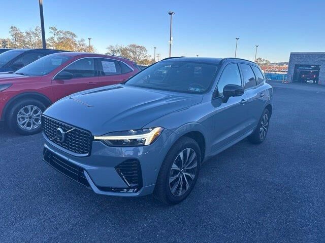 2023 Volvo XC60 B5 Plus Dark Theme