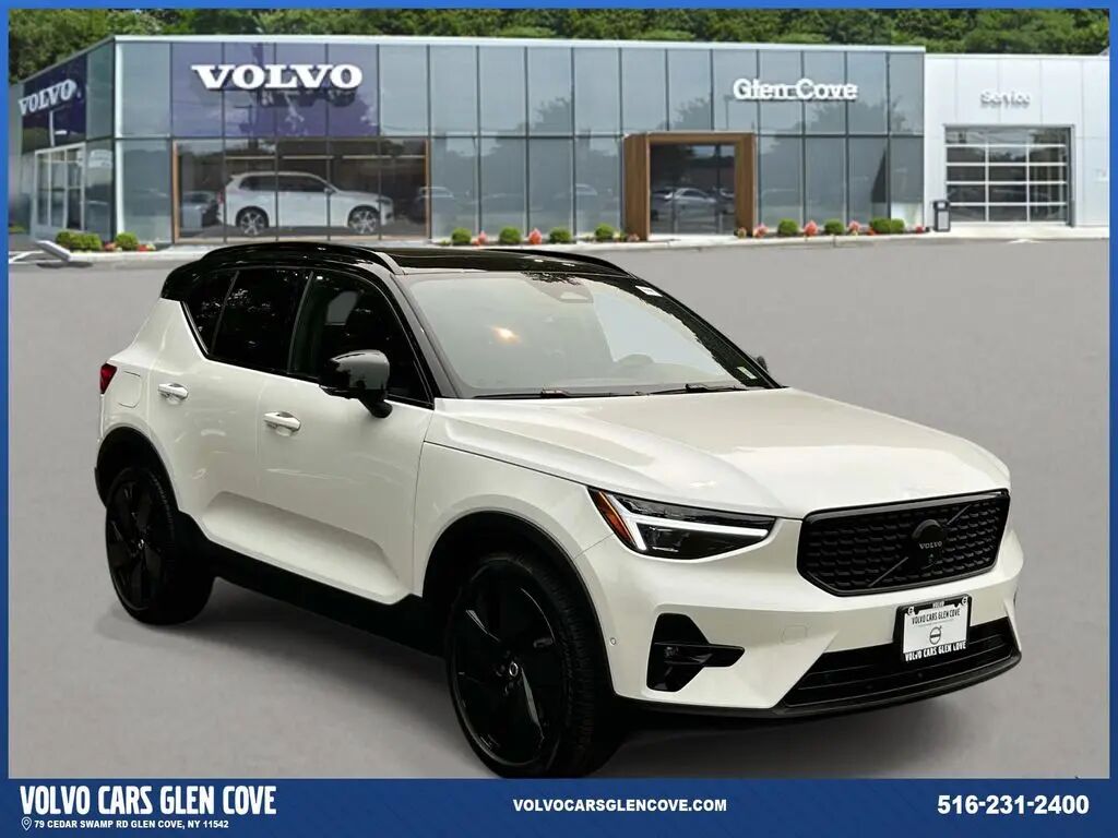 2026 Volvo XC40 B5 Ultra Black Edition — photo 1 of 28