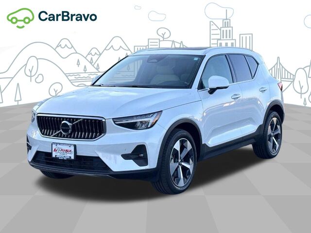 2023 Volvo XC40 Plus Bright Theme