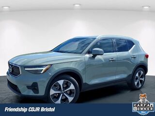 2025 Volvo XC40 B5 Plus Bright Theme