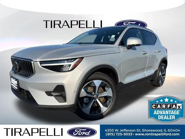2025 Volvo XC40 B5 Plus Bright Theme