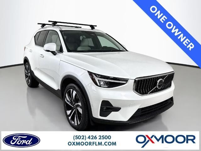 2023 Volvo XC40 B5 Plus Bright Theme