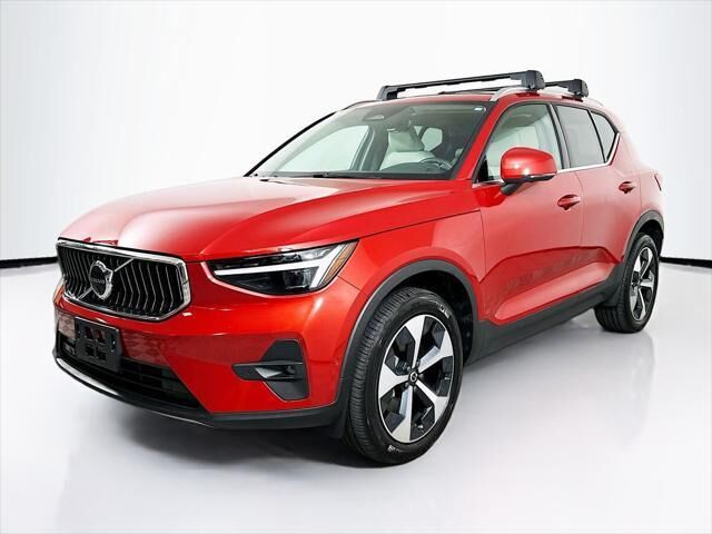 2024 Volvo XC40 B5 Plus Bright Theme
