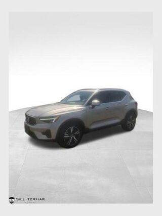 2023 Volvo XC40 B5 Plus Bright Theme