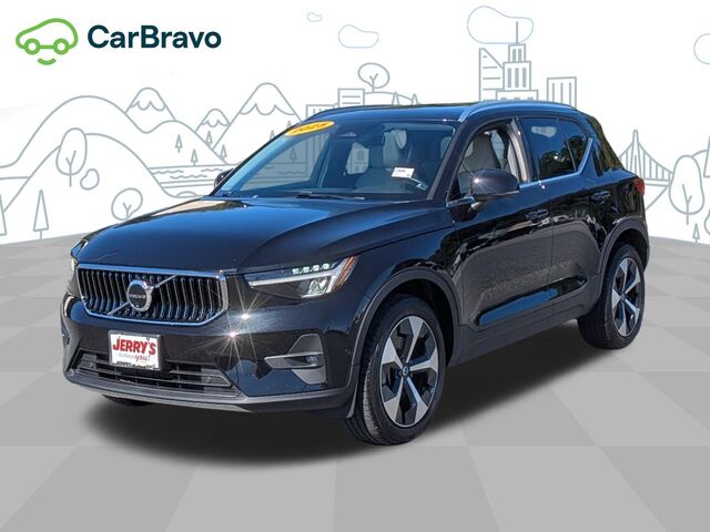 2025 Volvo XC40 B5 Plus Bright Theme