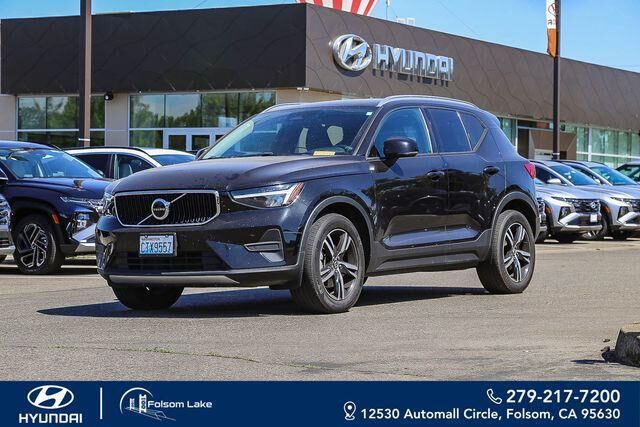 2023 Volvo XC40 B5 Core