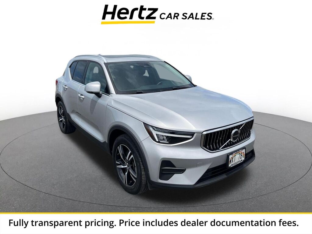 2024 Volvo XC40 CORE — photo 1 of 13