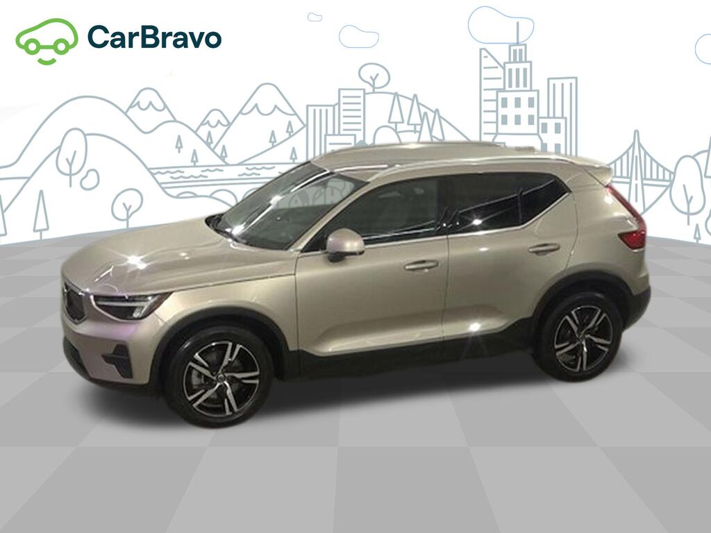 2024 Volvo XC40 Core Bright Theme — photo 1 of 6