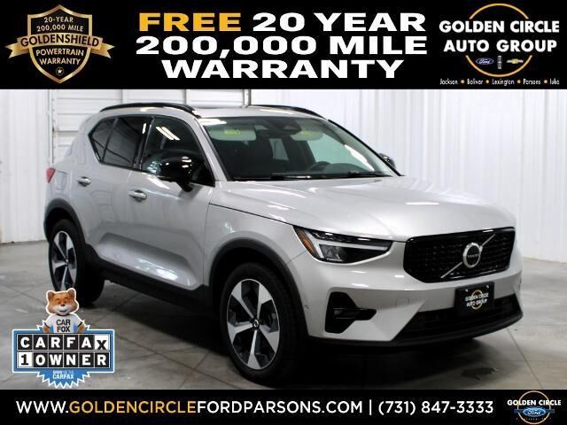 2024 Volvo XC40 B5 Plus Dark Theme