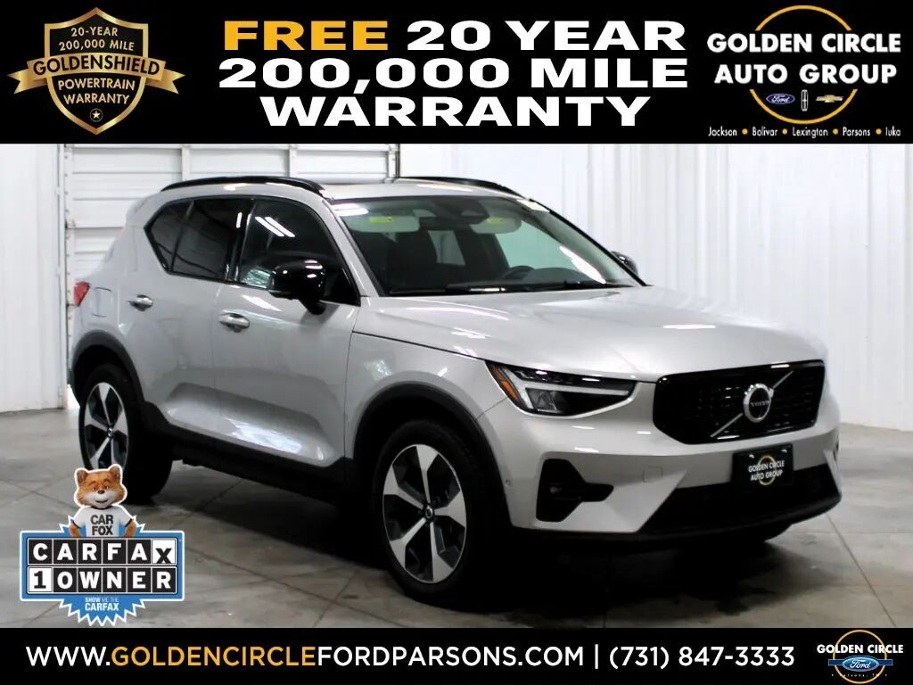 2024 Volvo XC40 B5 Plus Dark Theme — photo 1 of 44