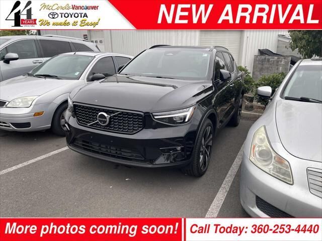 2026 Volvo XC40 B5 Ultra — photo 1 of 28