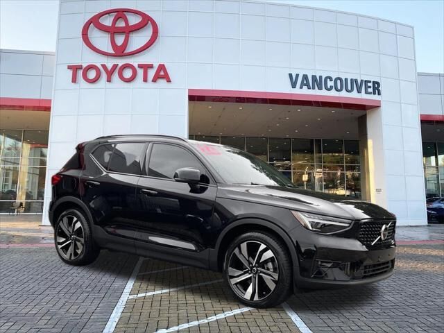 2026 Volvo XC40 B5 Ultra