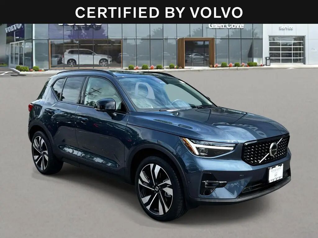 2026 Volvo XC40 B5 Ultra — photo 1 of 13