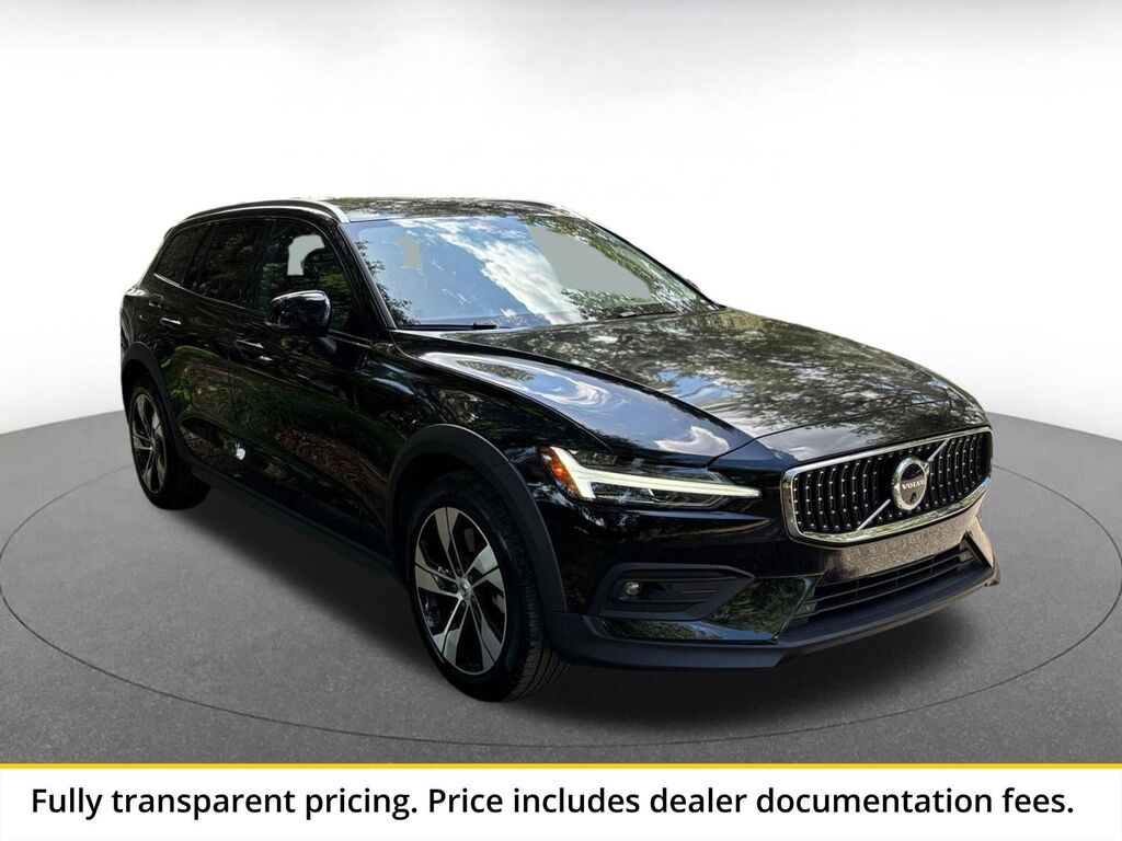 2025 Volvo V60 Cross Country Plus — photo 1 of 13