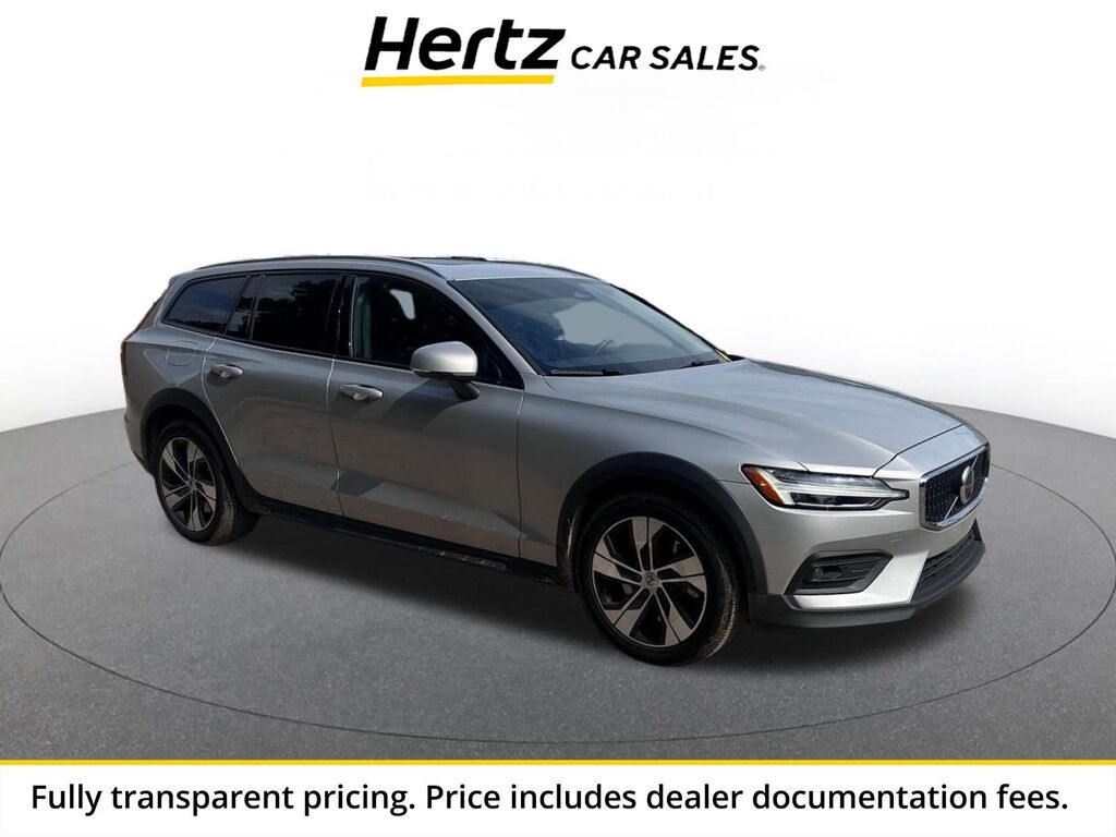 2025 Volvo V60 Cross Country Plus — photo 1 of 26