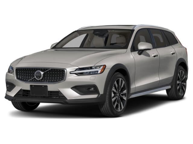2025 Volvo V60 Cross Country B5 Plus — photo 1 of 26