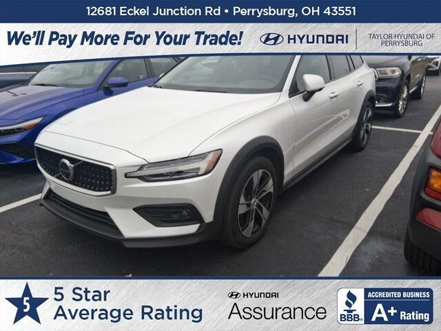 2025 Volvo V60 Cross Country B5 Plus
