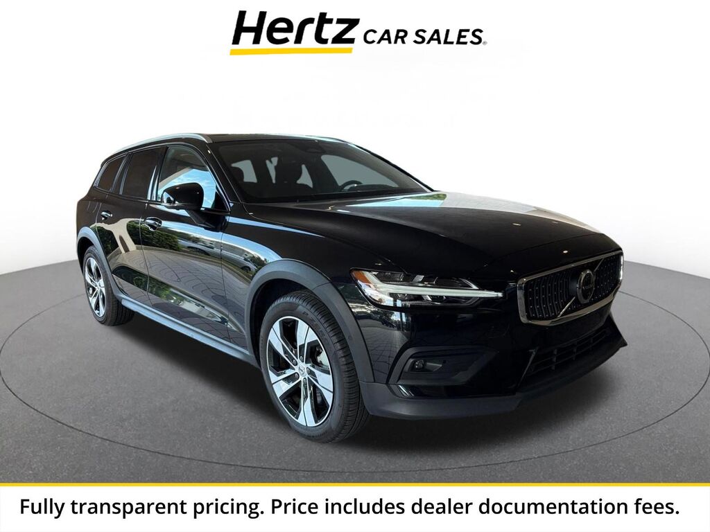2025 Volvo V60 Cross Country Plus — photo 1 of 1