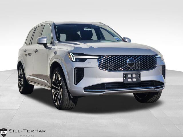 2025 Volvo XC90 B5 Core Bright Theme