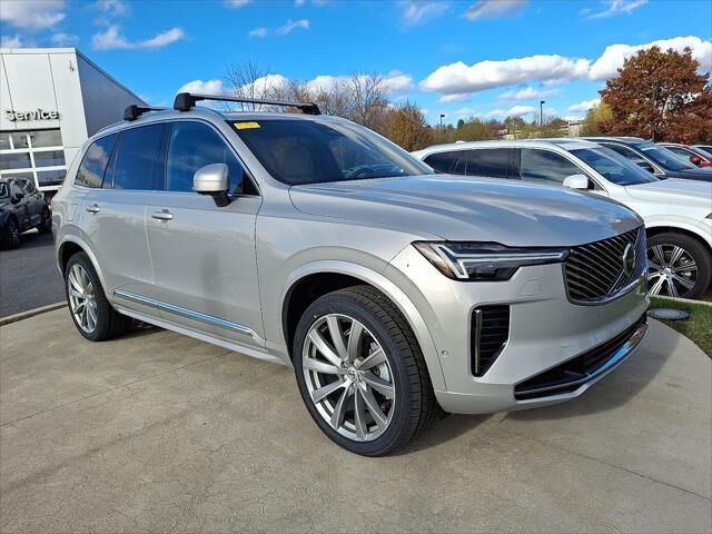 2025 Volvo XC90 B5 Plus Bright Theme 7P