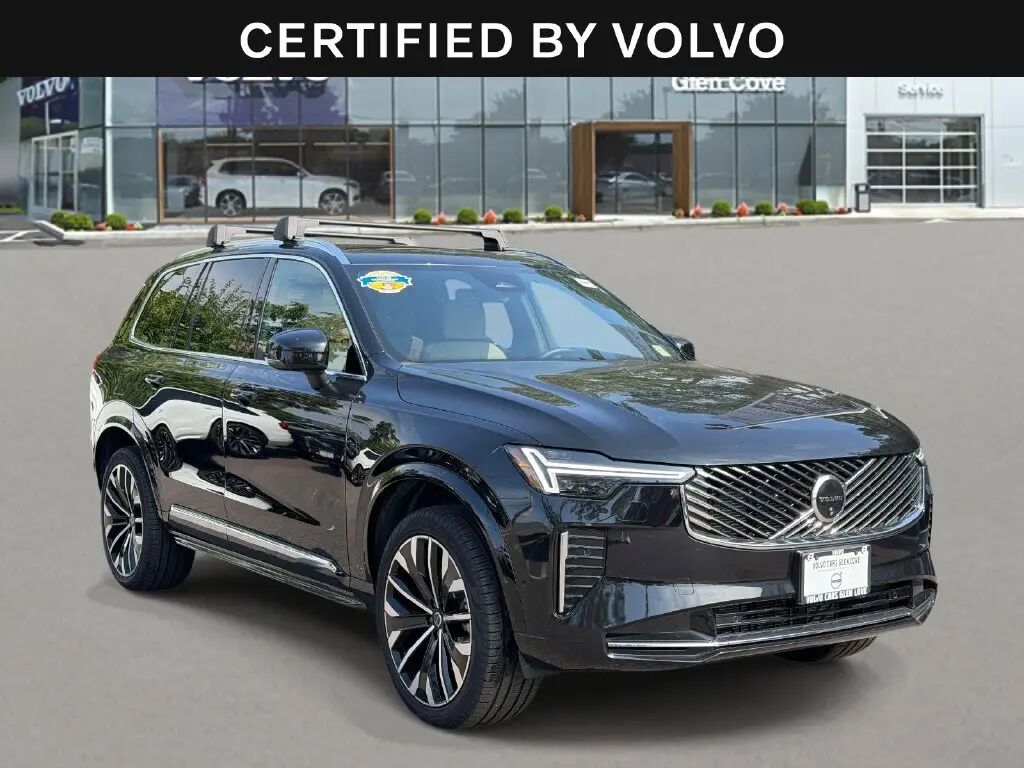 2026 Volvo XC90 B5 Plus 7P — photo 1 of 13